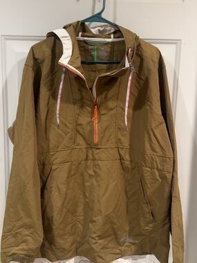 Lightweight Anorak Stio Pullover Jacket in Olive Green with Orange Trim
